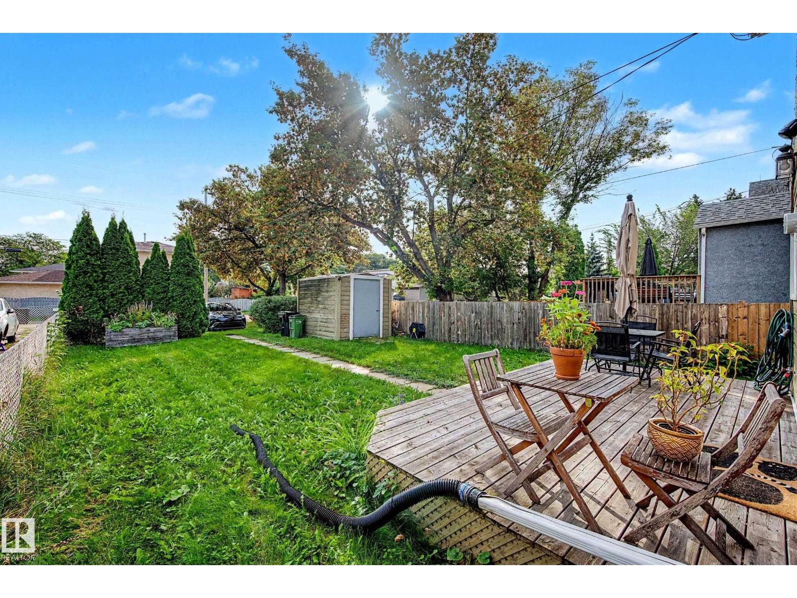 11247 88 ST NW - 32