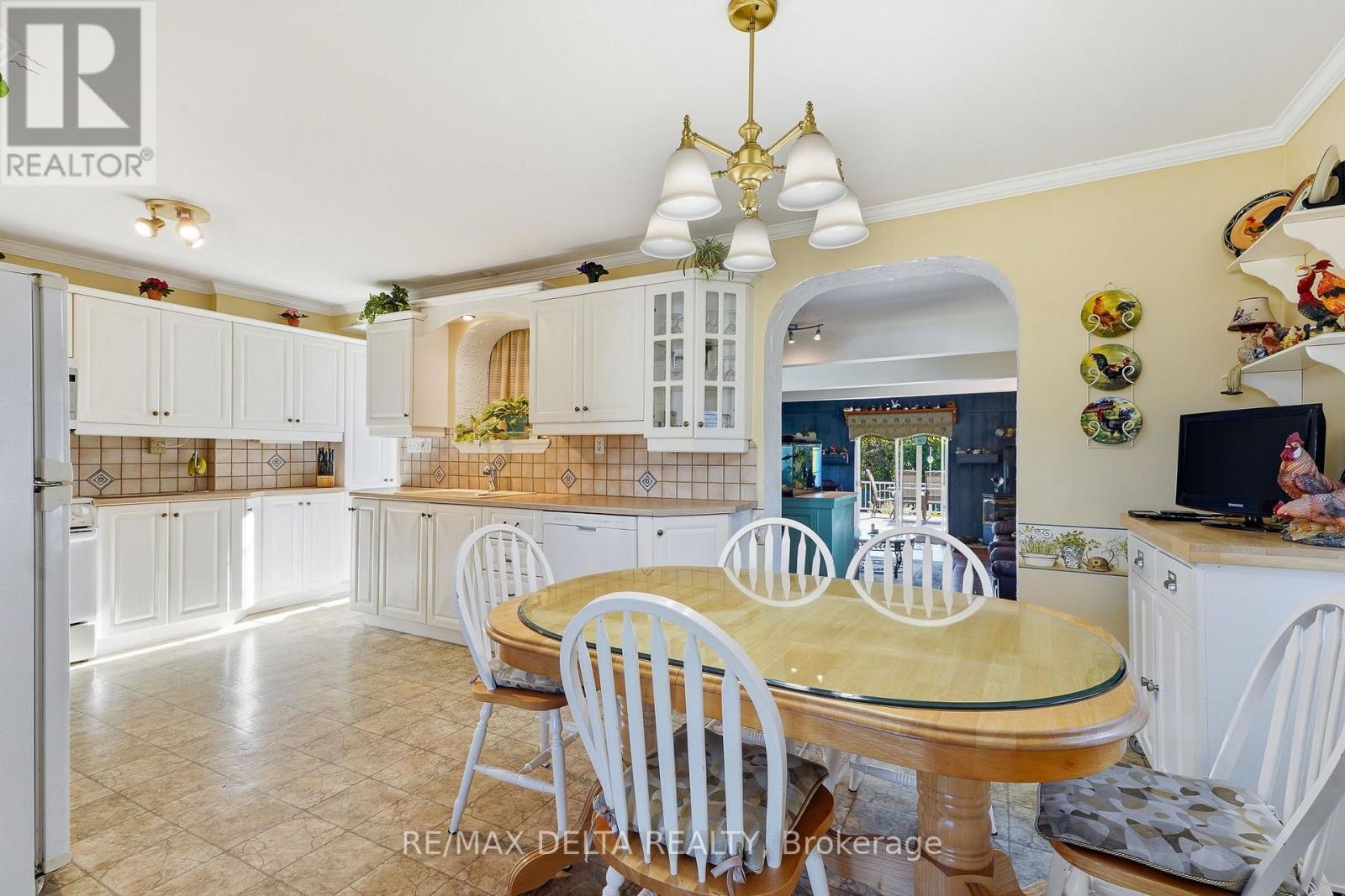 583 THERIAULT STREET - 13