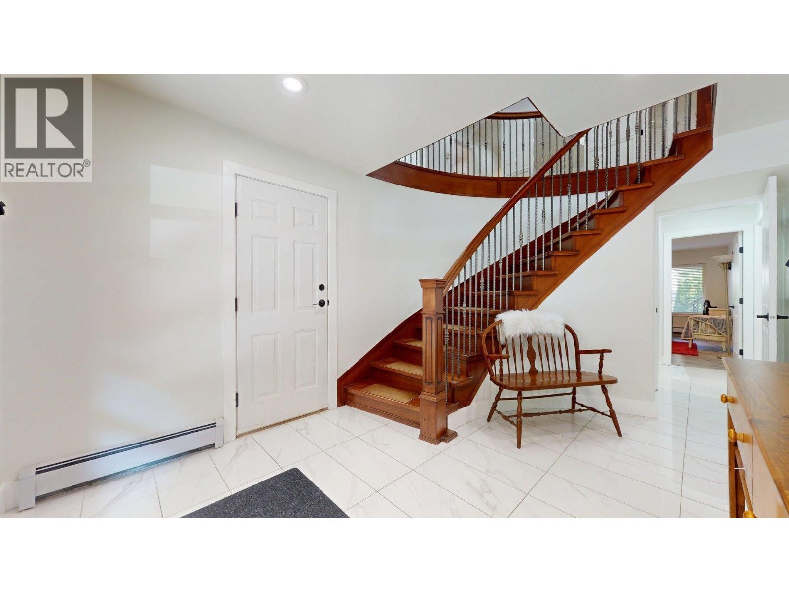 2015 BALSAM WAY, Squamish — photo 3