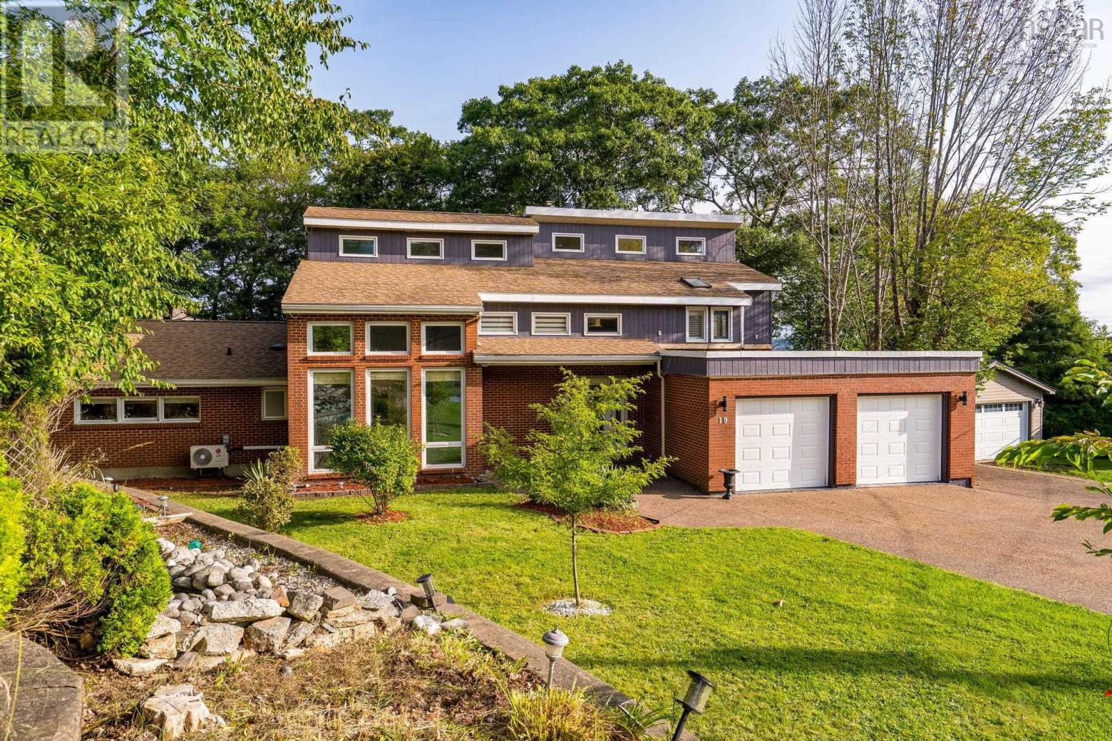 Property for sale at 19 Cascade Drive