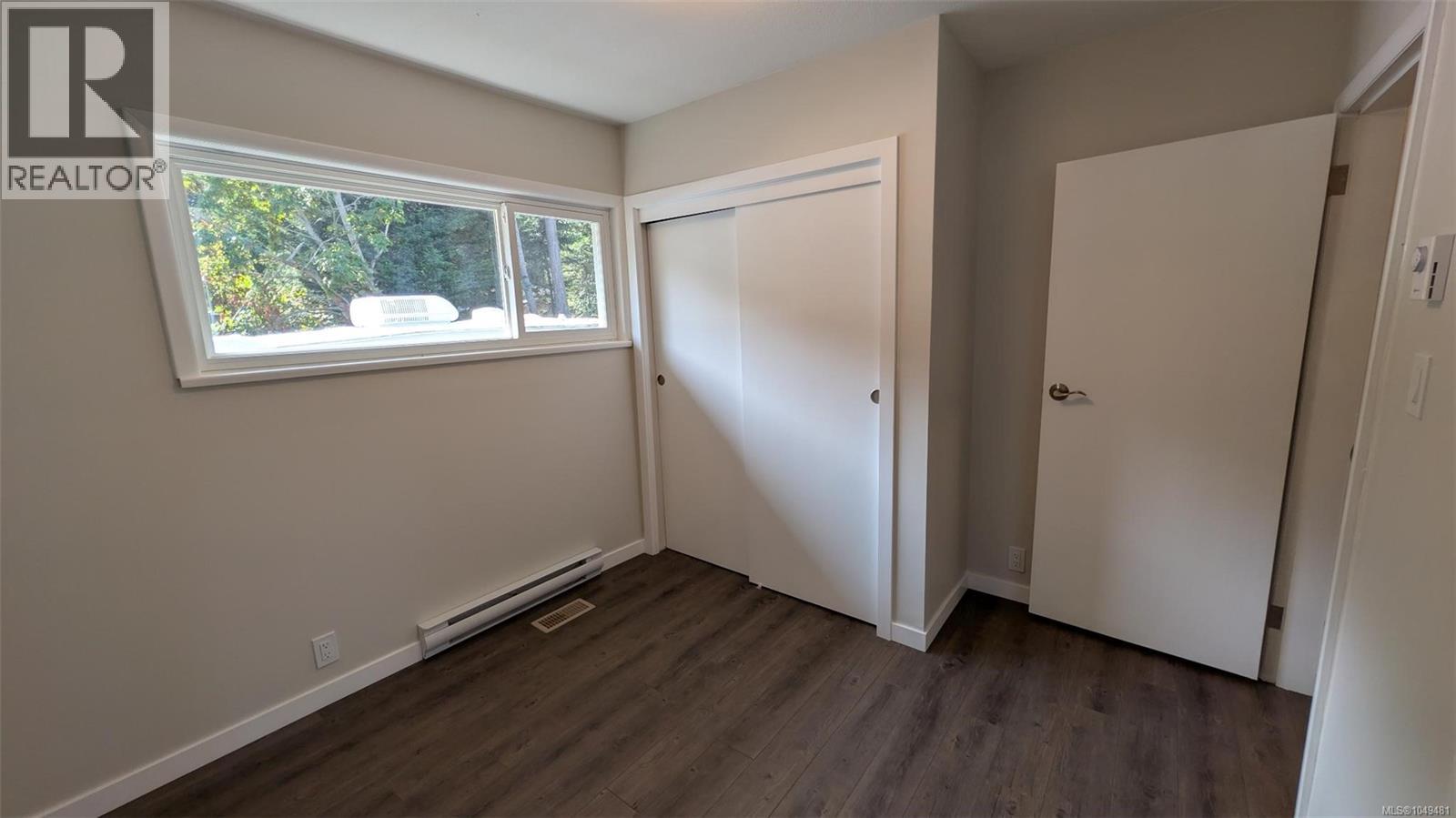 1475 Town-Ho End - Image 22