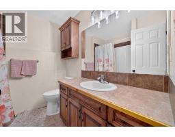 62 Coalbanks Gate W, Lethbridge, AB T1J2A1 Photo 31