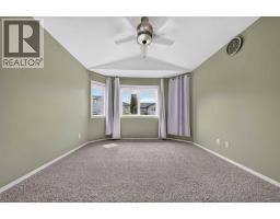 62 Coalbanks Gate W, Lethbridge, AB T1J2A1 Photo 19