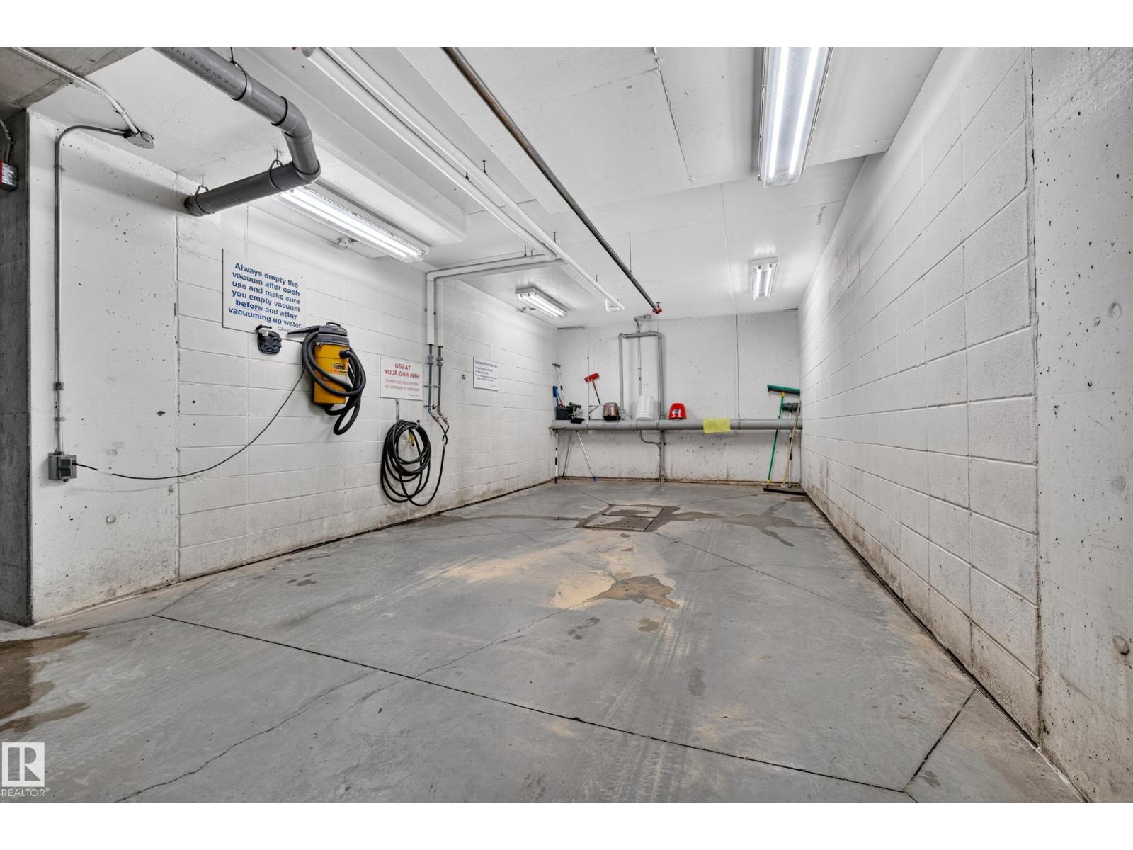 #420 9820 165 ST NW - 37