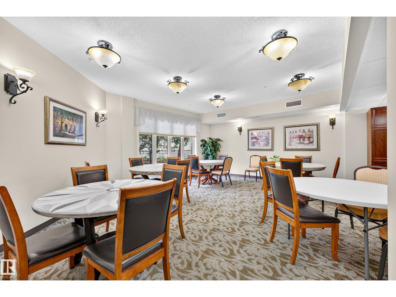 #420 9820 165 ST NW - 44
