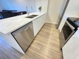 311 80 Philip Lee Drive, Winnipeg, MB R3W0M5 Photo 9