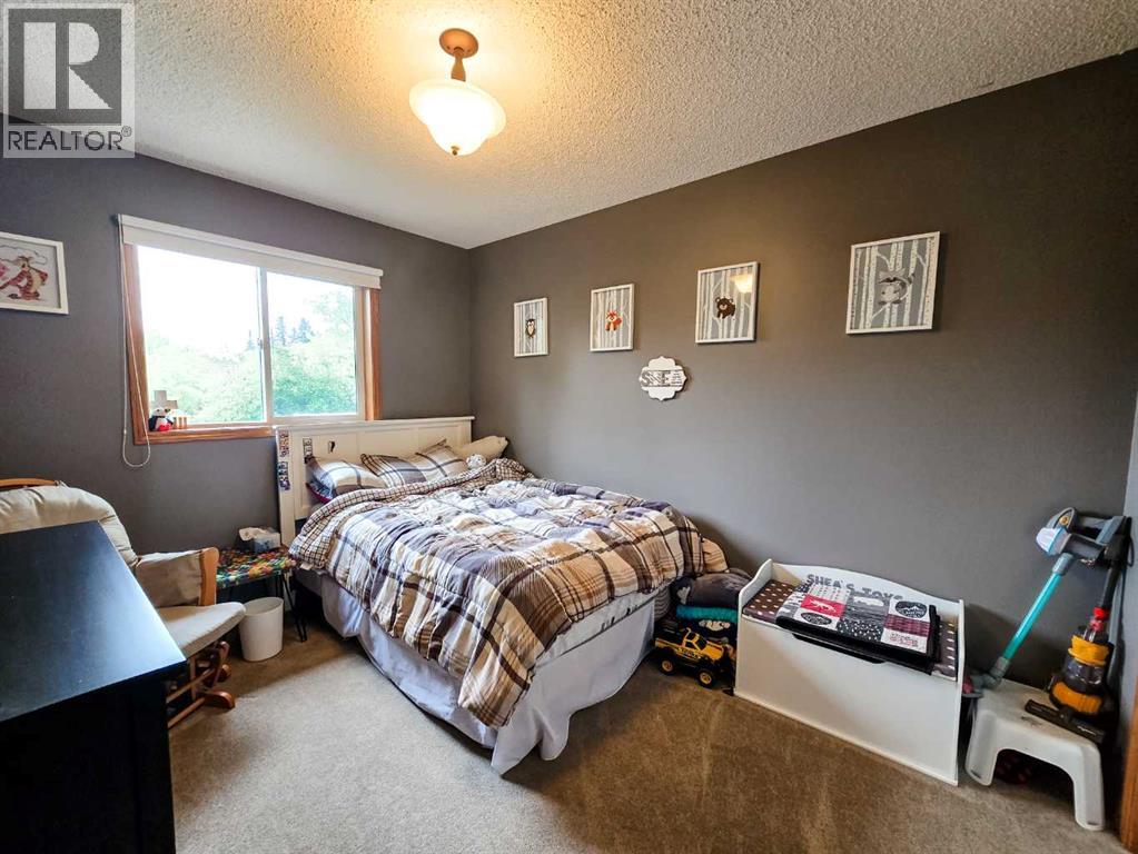 5215 16 AVE - Image 21