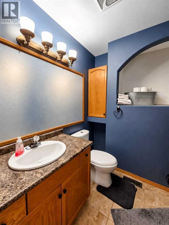 5215 16 AVE - Image 17