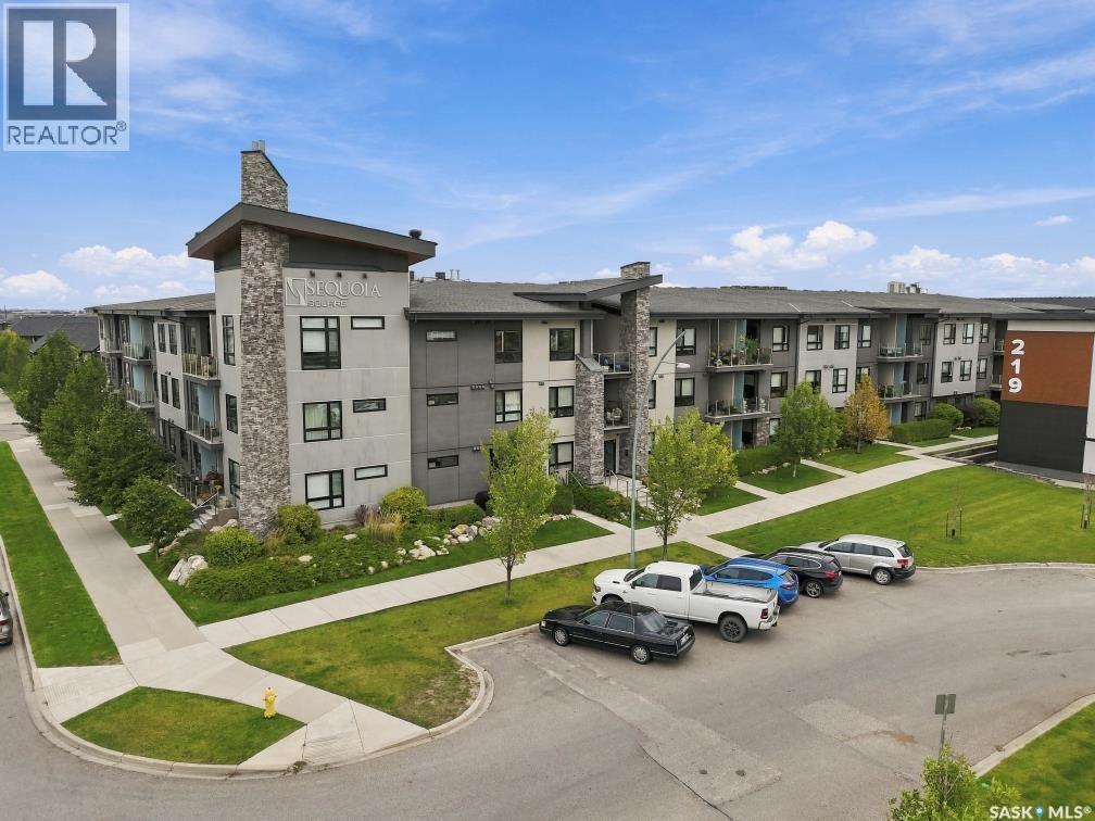 #220 223 Evergreen SQUARE - 1