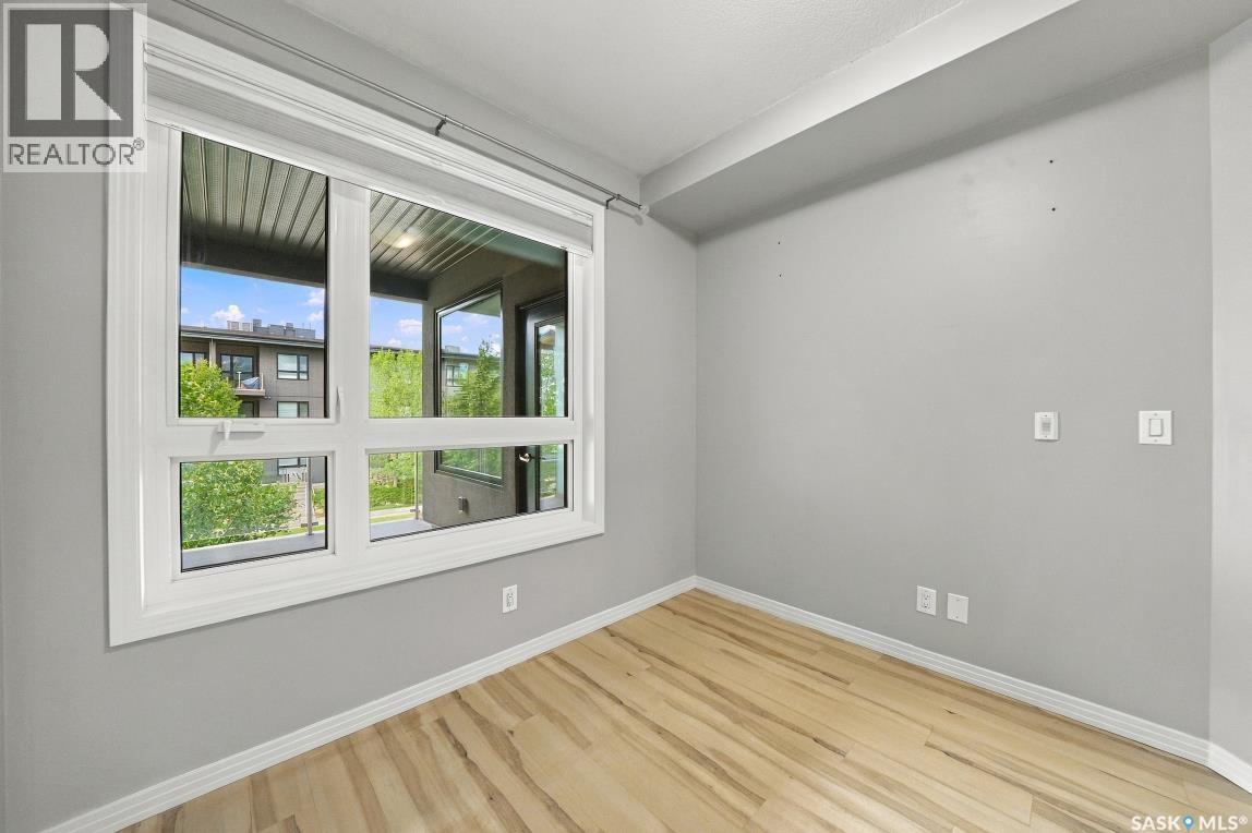 #220 223 Evergreen SQUARE - 14