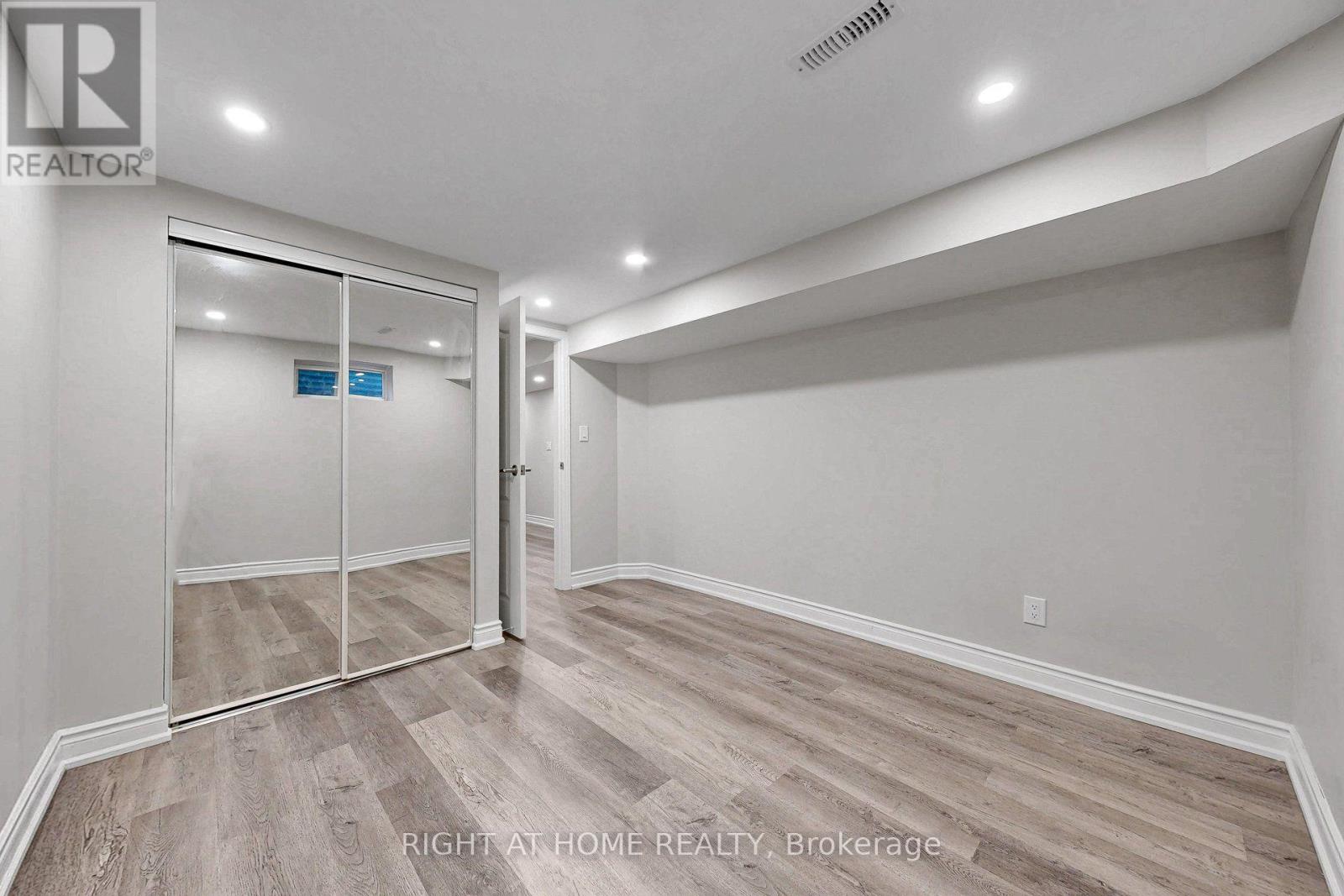 77 PEBBLEHILL SQUARE - 22