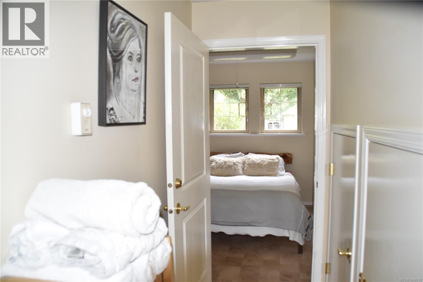 125 Maquinna Ave - Image 19