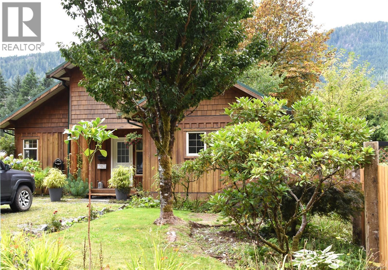 125 Maquinna Ave - Image 7