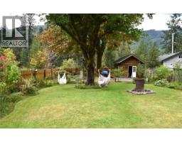 125 Maquinna Ave, Zeballos, BC V0P2A0 Photo 26