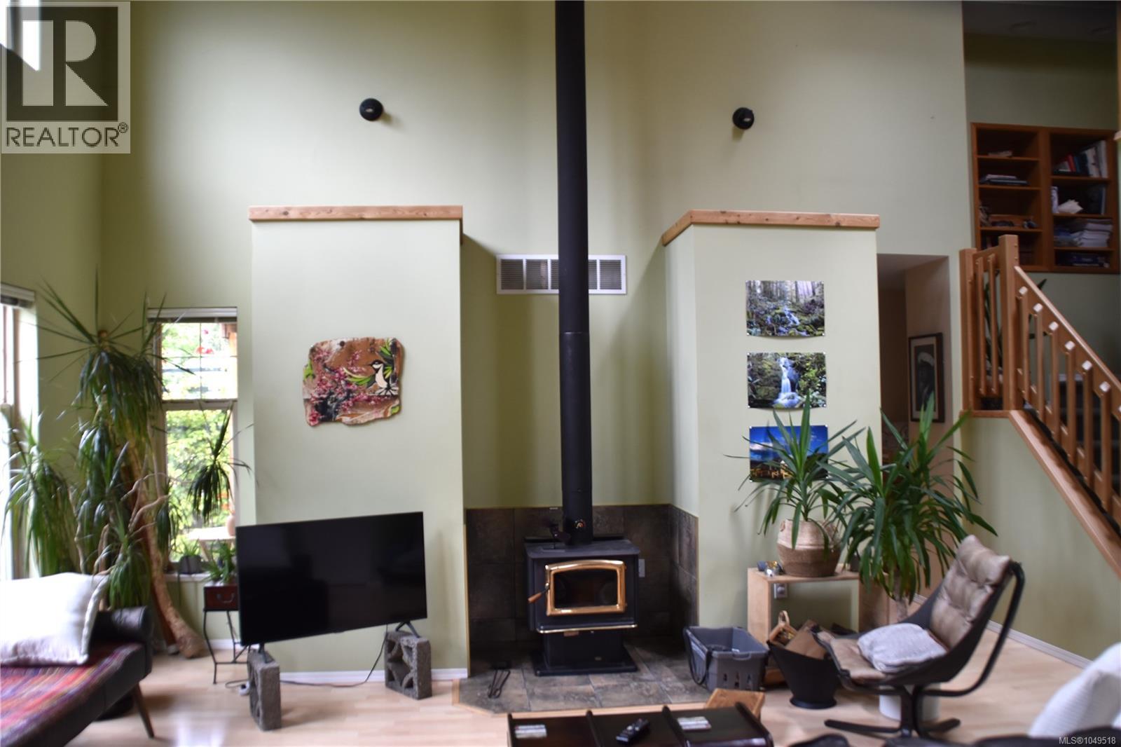 125 Maquinna Ave - Image 14