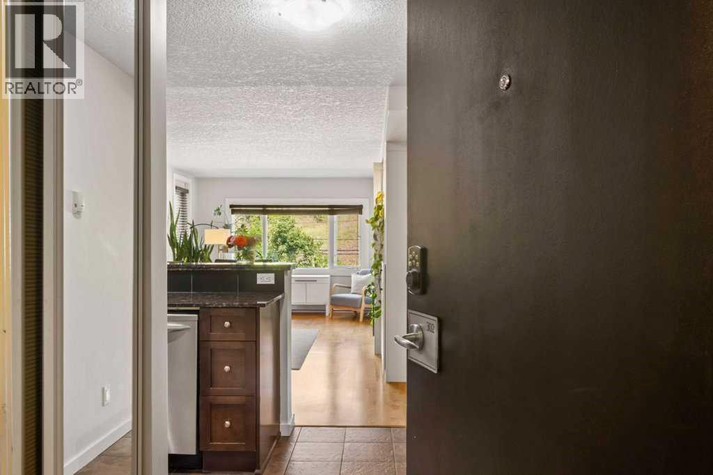 302, 716 3 Avenue NW, Calgary — photo 5