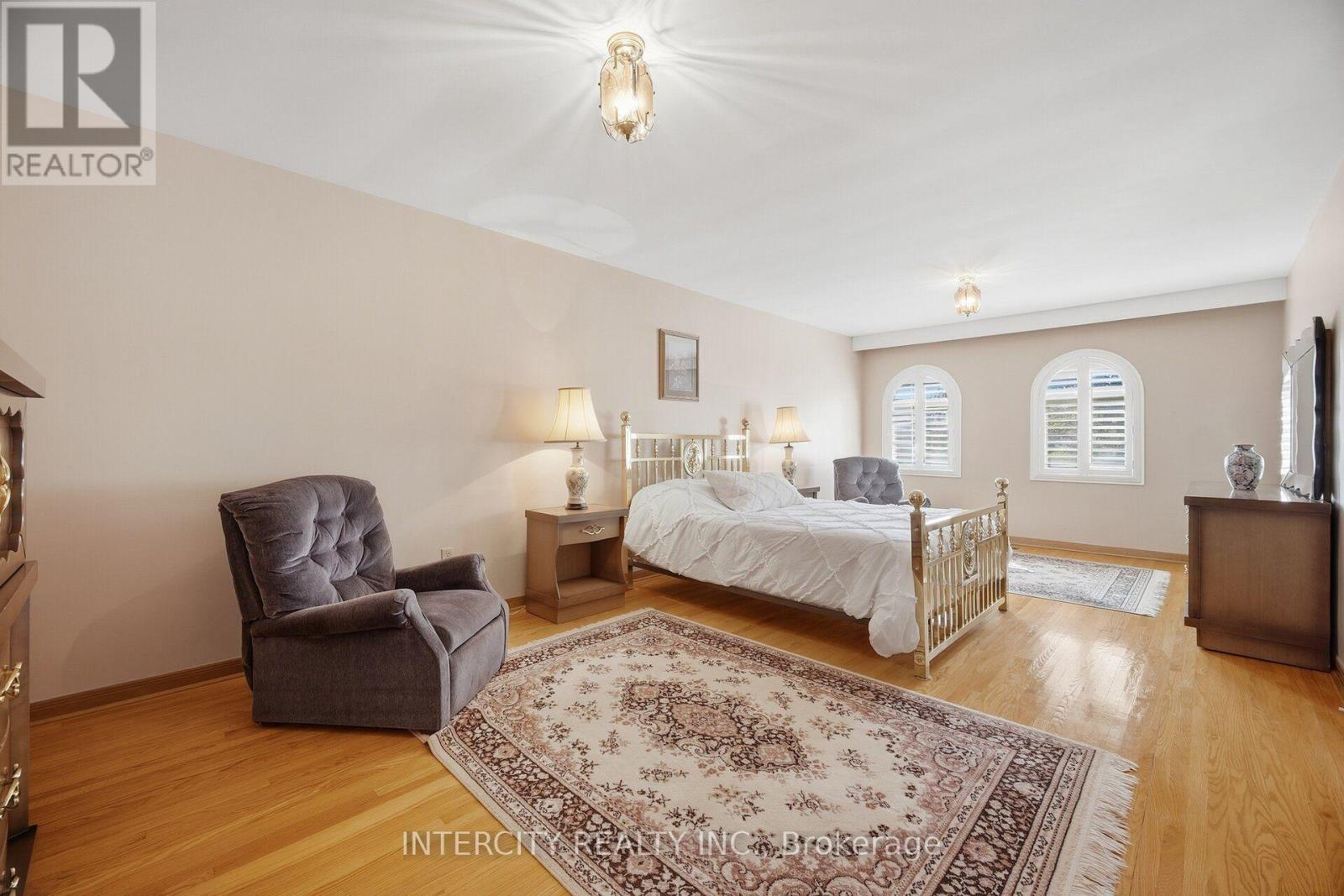 146 JULES AVENUE - 21