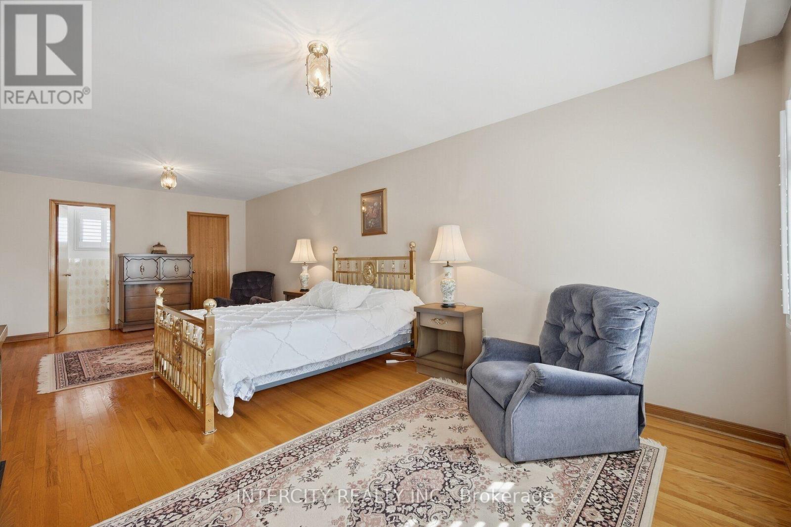 146 JULES AVENUE - 22