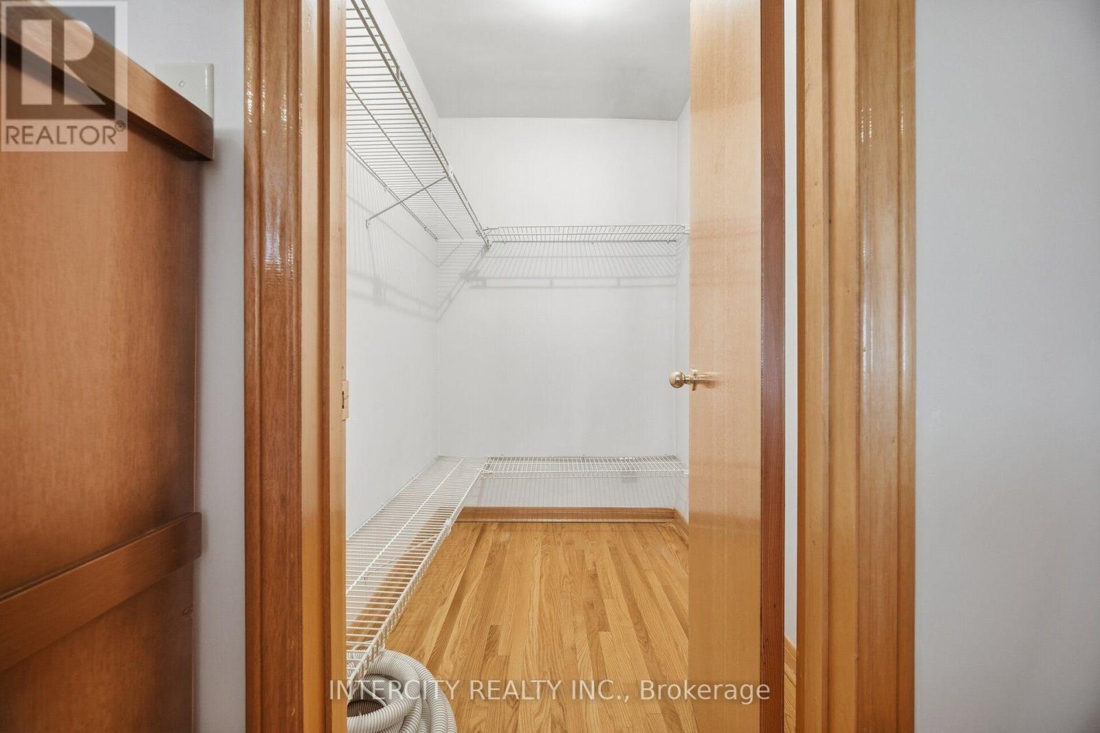 146 JULES AVENUE - 25
