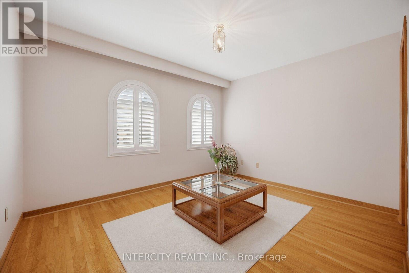 146 JULES AVENUE - Image 28