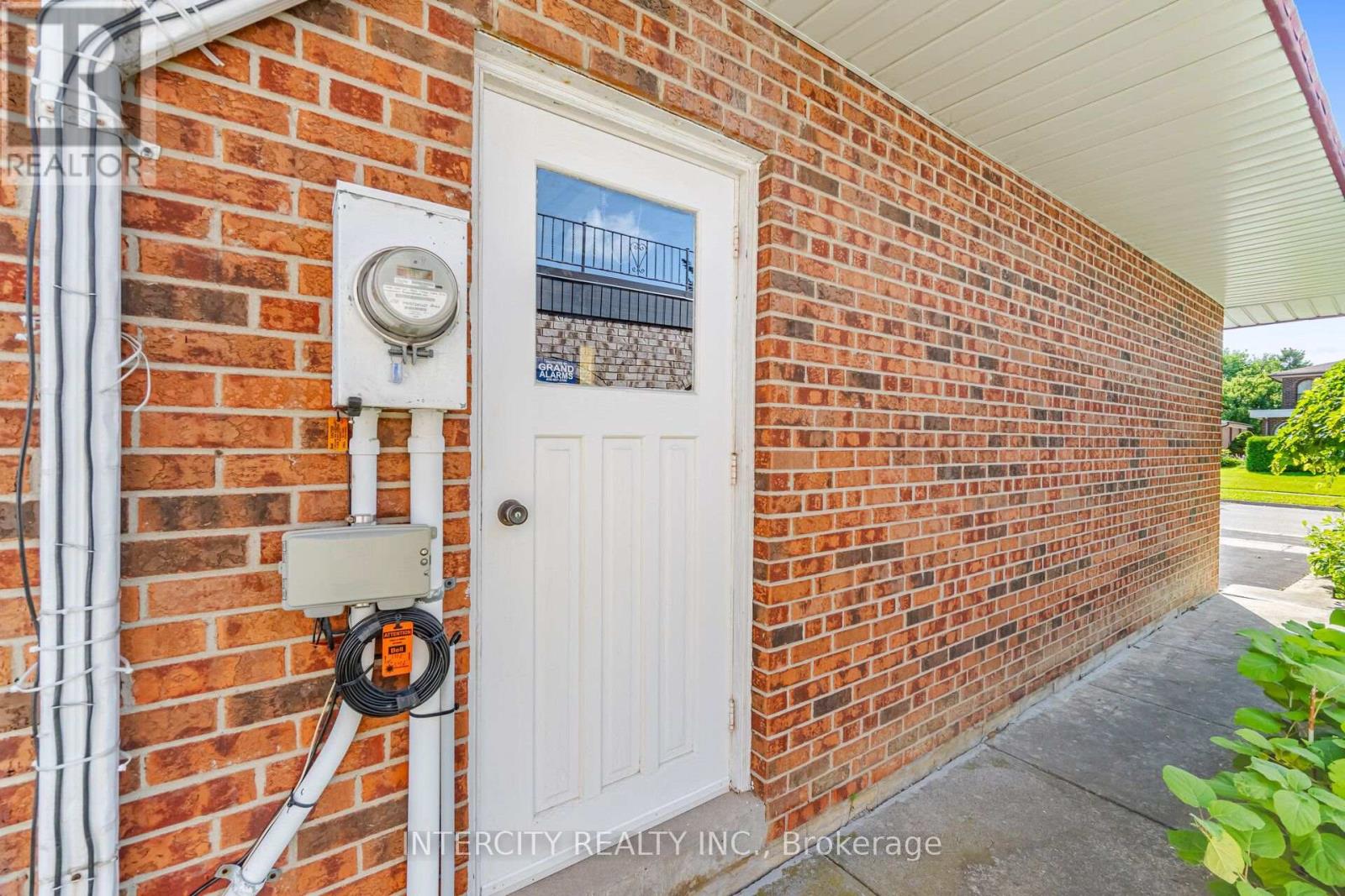 146 JULES AVENUE - Image 30