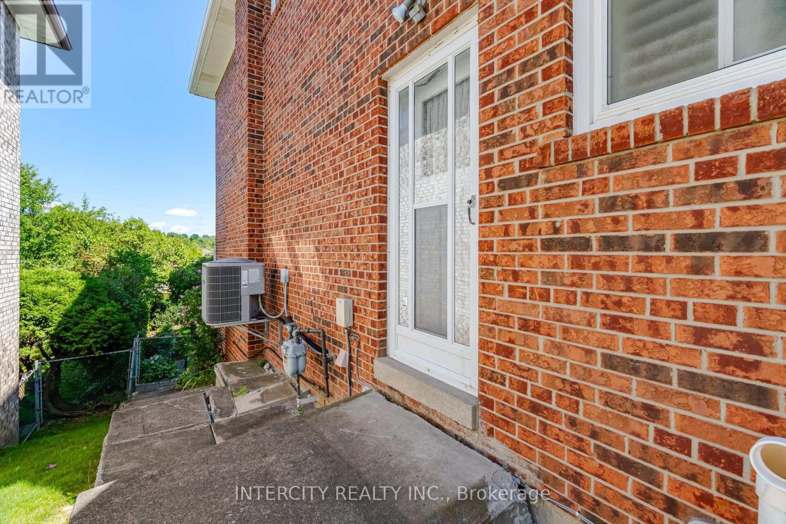146 JULES AVENUE - 43