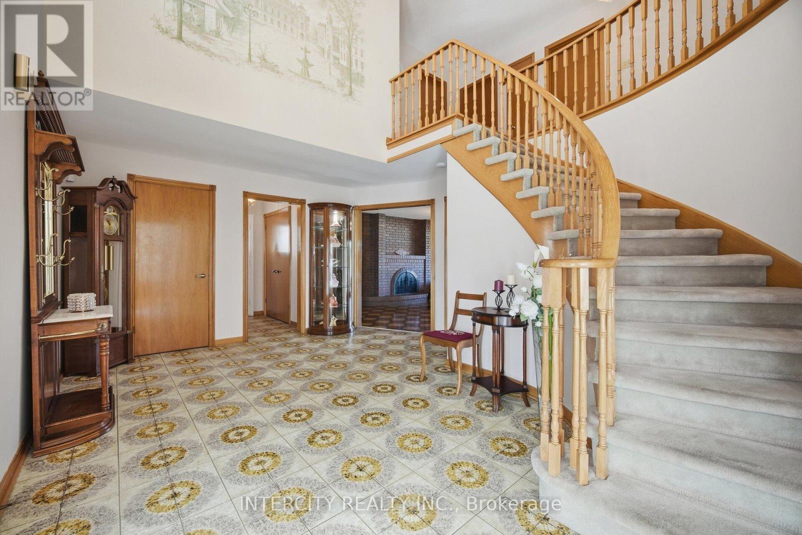 146 JULES AVENUE - 6