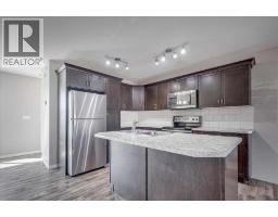 Kitchen - 17 Hawthorn Place, Sylvan Lake, AB T4S0R8 Photo 7