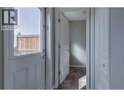 Bedroom - 17 Hawthorn Place, Sylvan Lake, AB T4S0R8 Photo 11