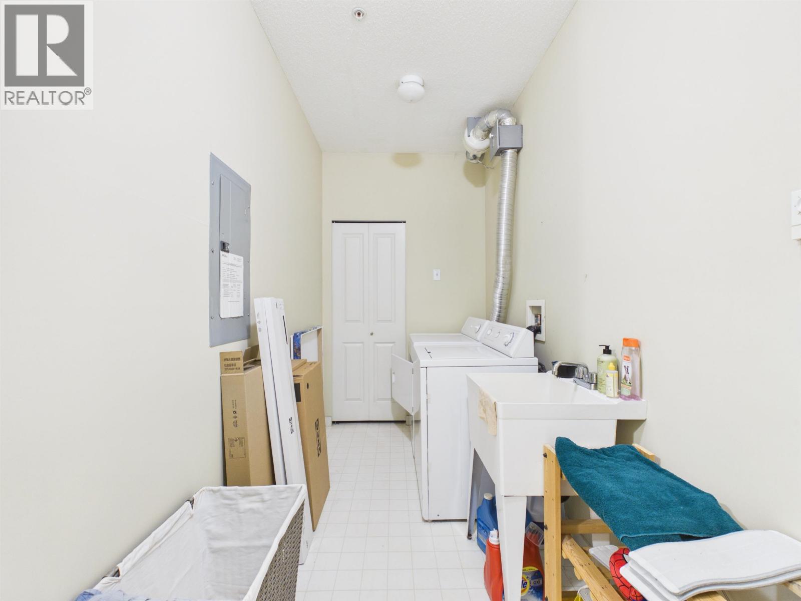 6222 LOGAN LANE, Vancouver — photo 6