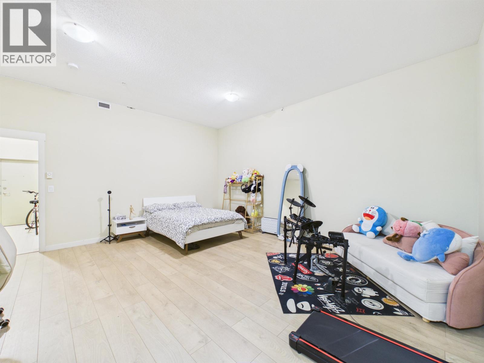 6222 LOGAN LANE, Vancouver — photo 8