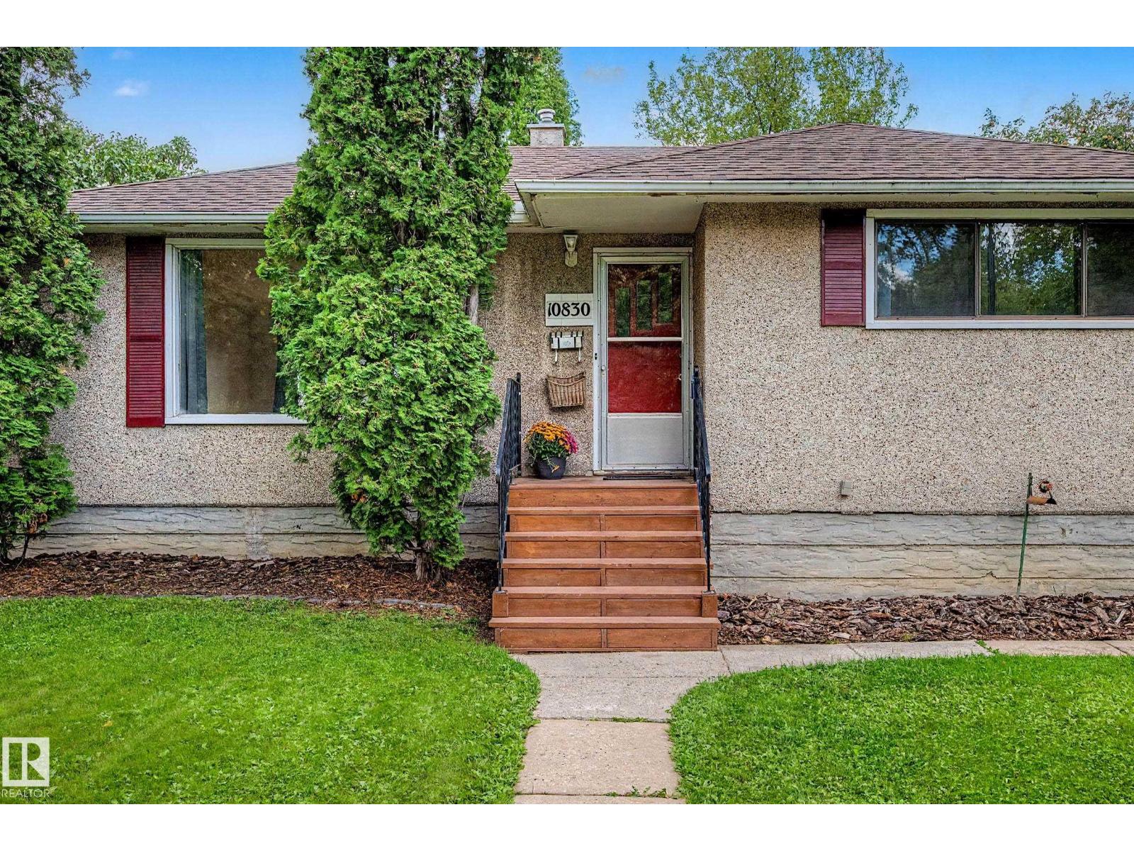 10830 138 ST NW - 1