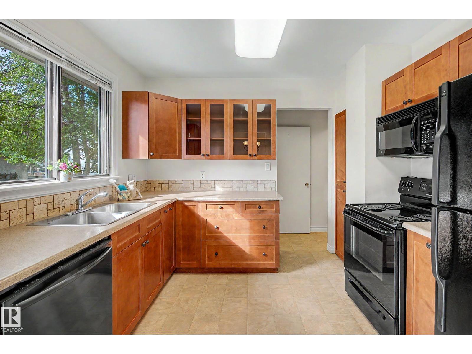 10830 138 ST NW - 11