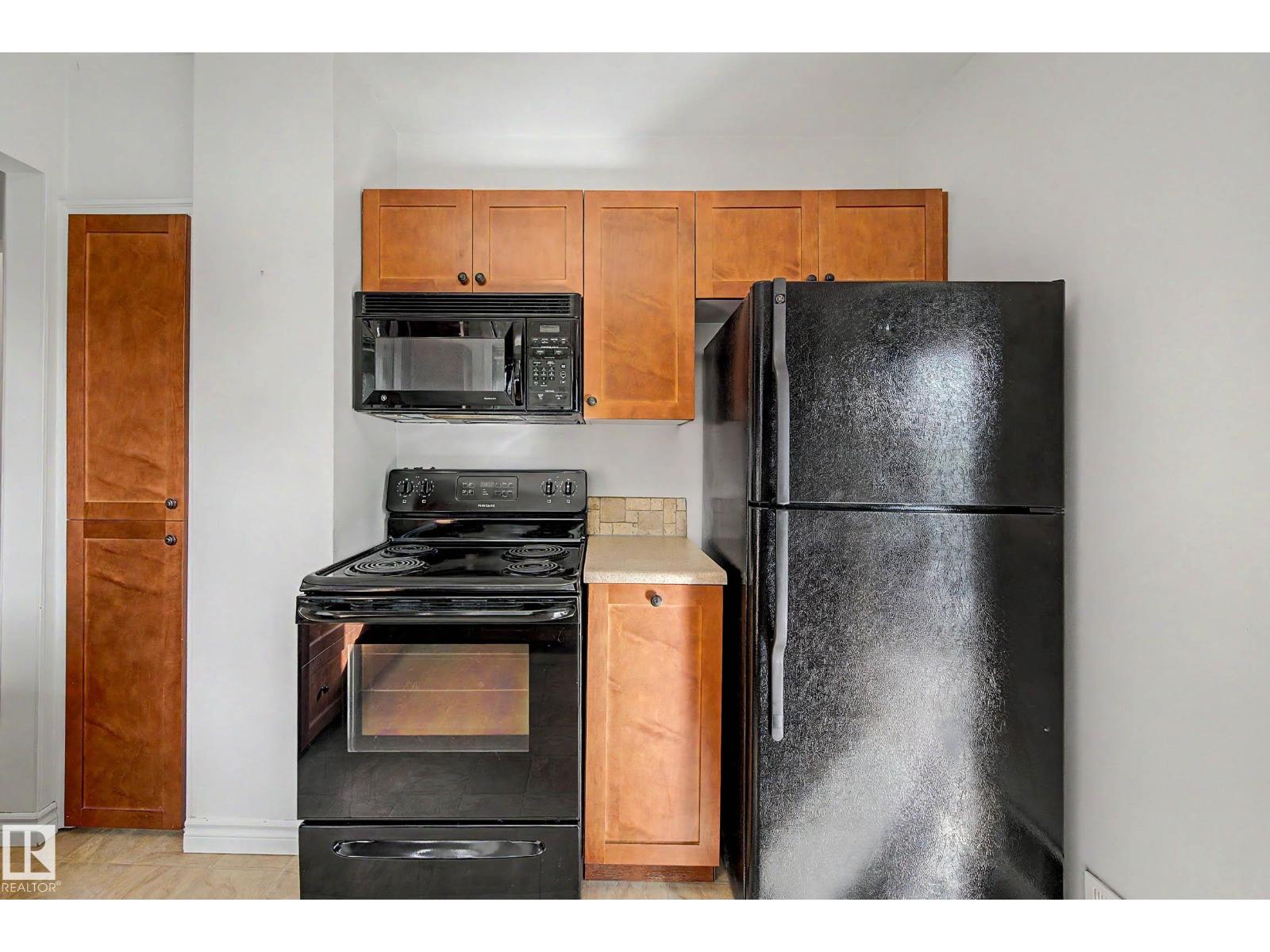 10830 138 ST NW - 14