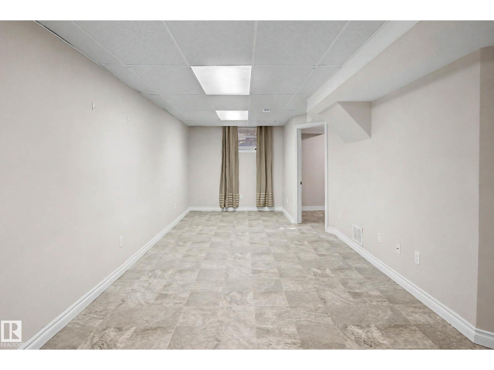 10830 138 ST NW - 23