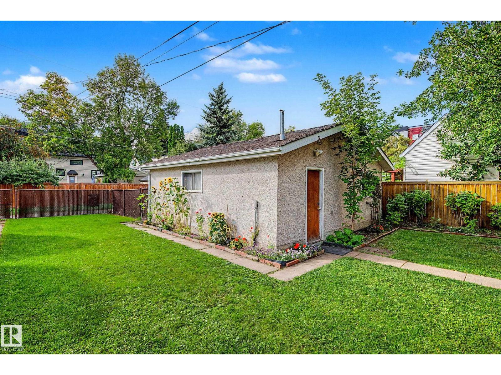 10830 138 ST NW - 43