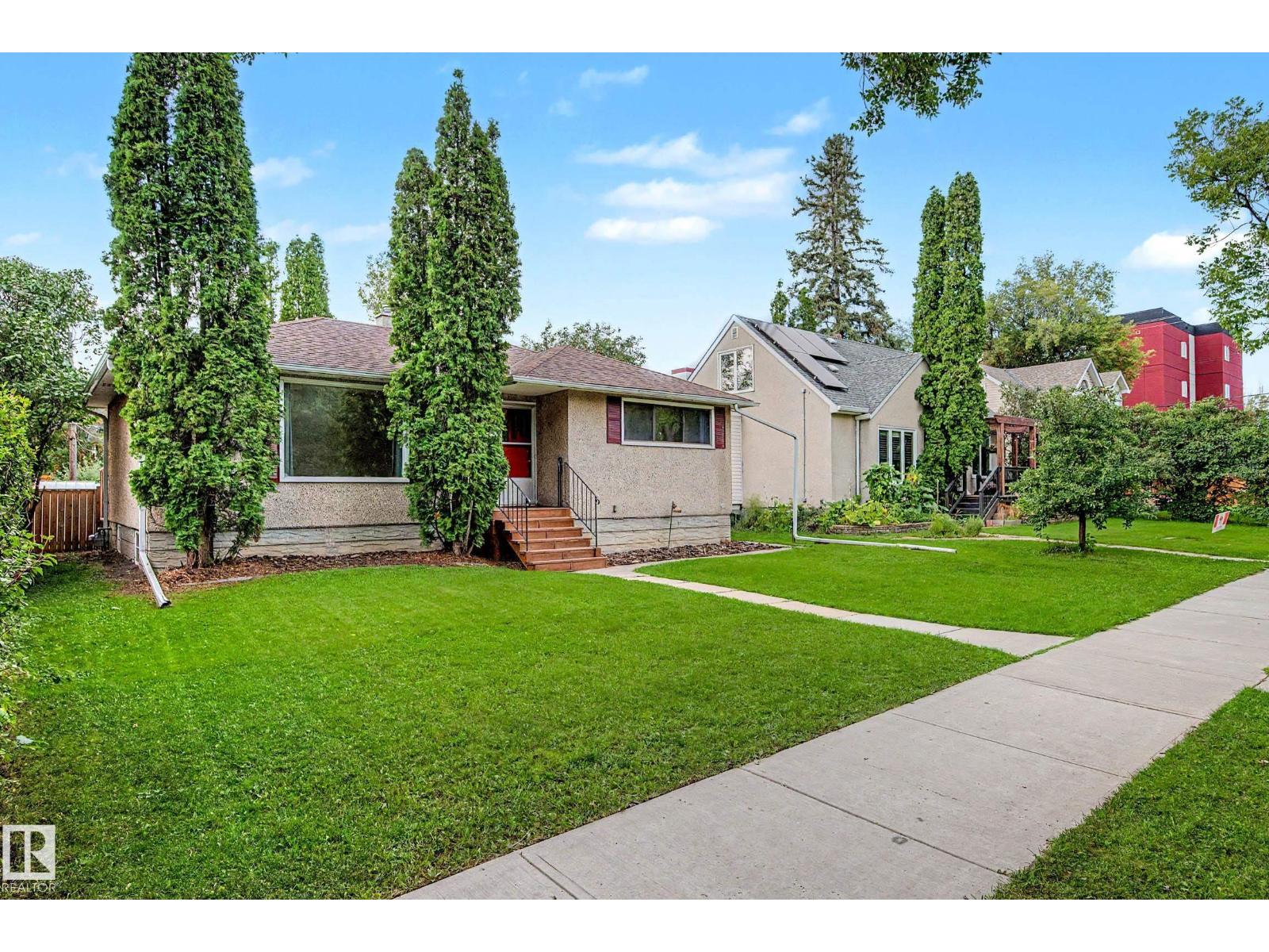 10830 138 ST NW - 50