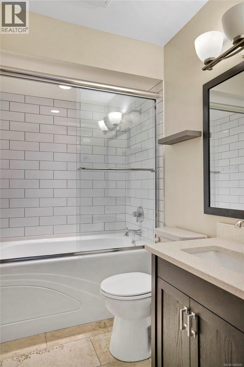 2 315 Robinson Road, Salt Spring