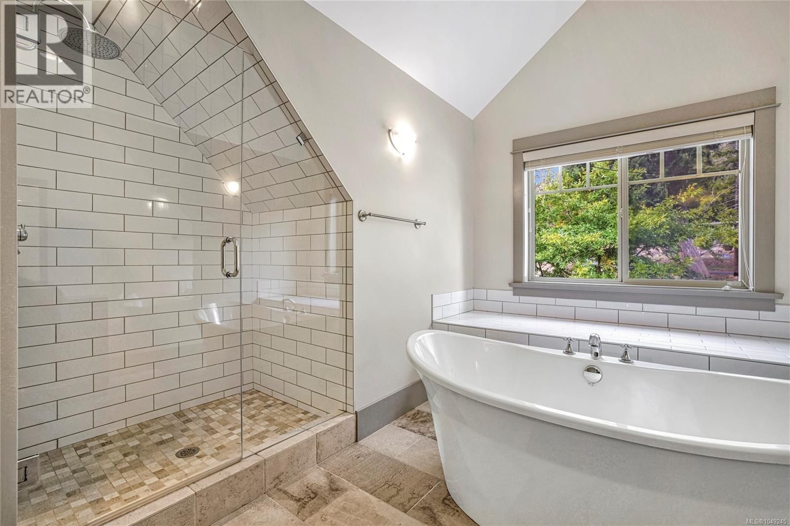 2 315 Robinson Road, Salt Spring