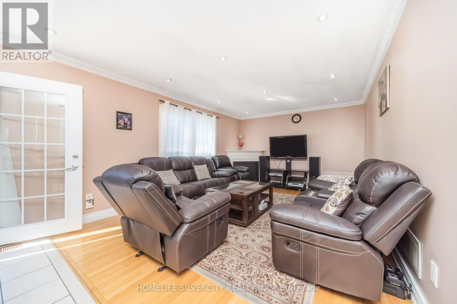 30 FAIRHILL AVENUE - 8