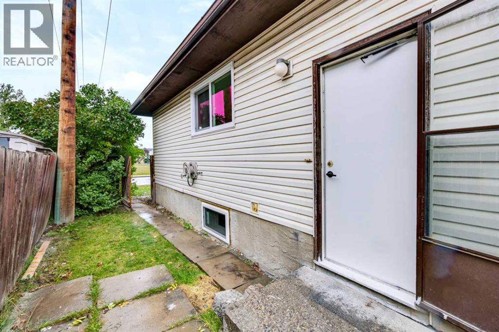 139 Falsby Road NE - Image 24