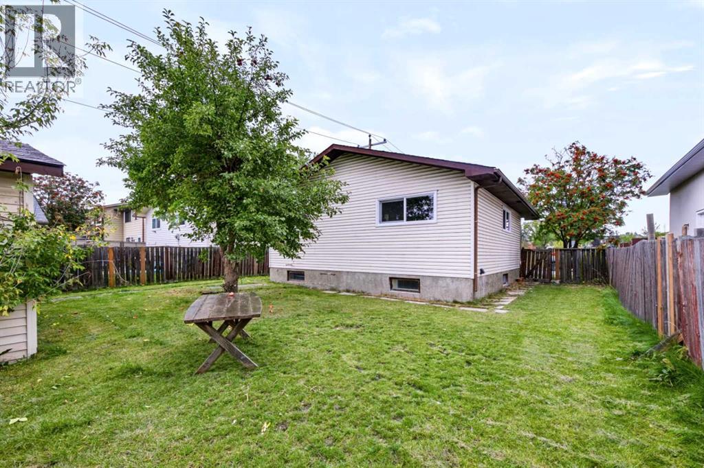 139 Falsby Road NE - Image 40