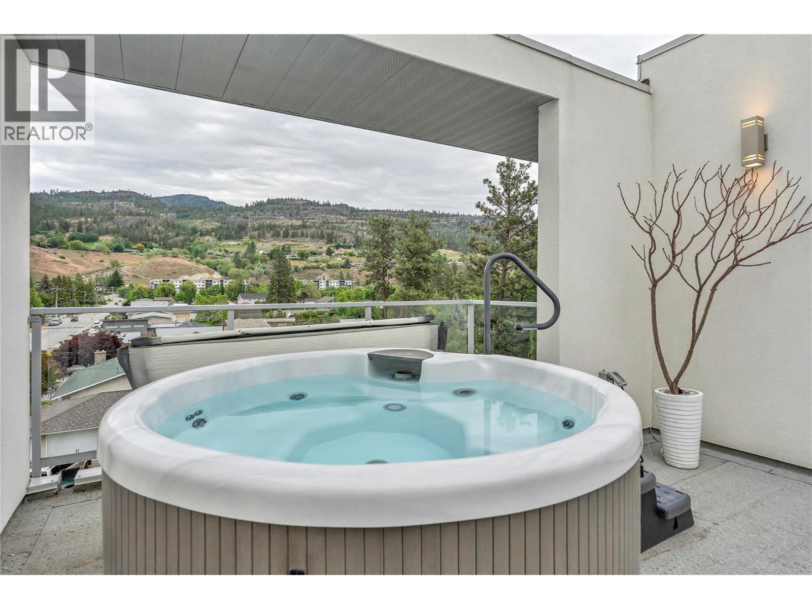 #102 222 LEE Avenue - 41