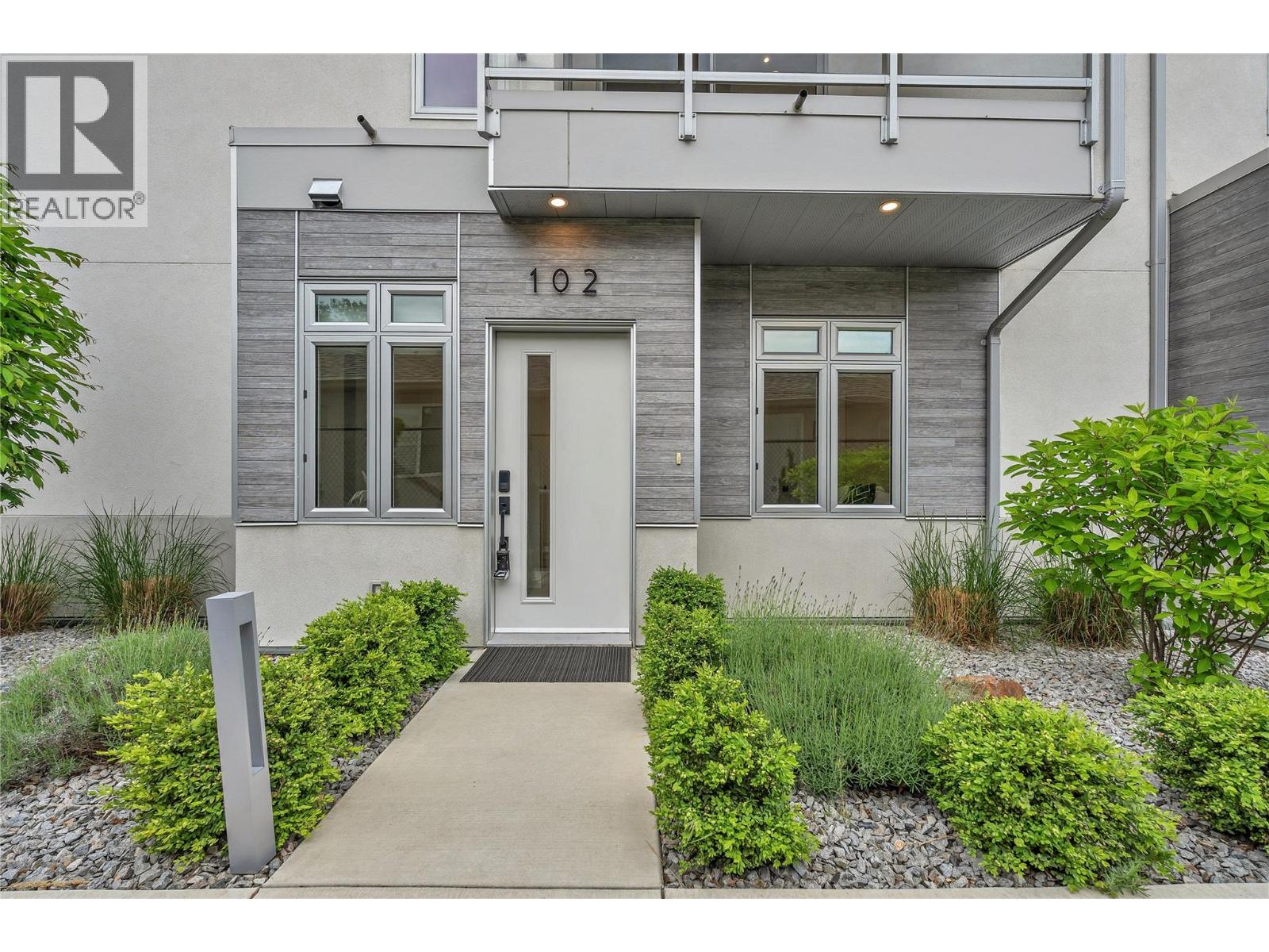 #102 222 LEE Avenue - 3