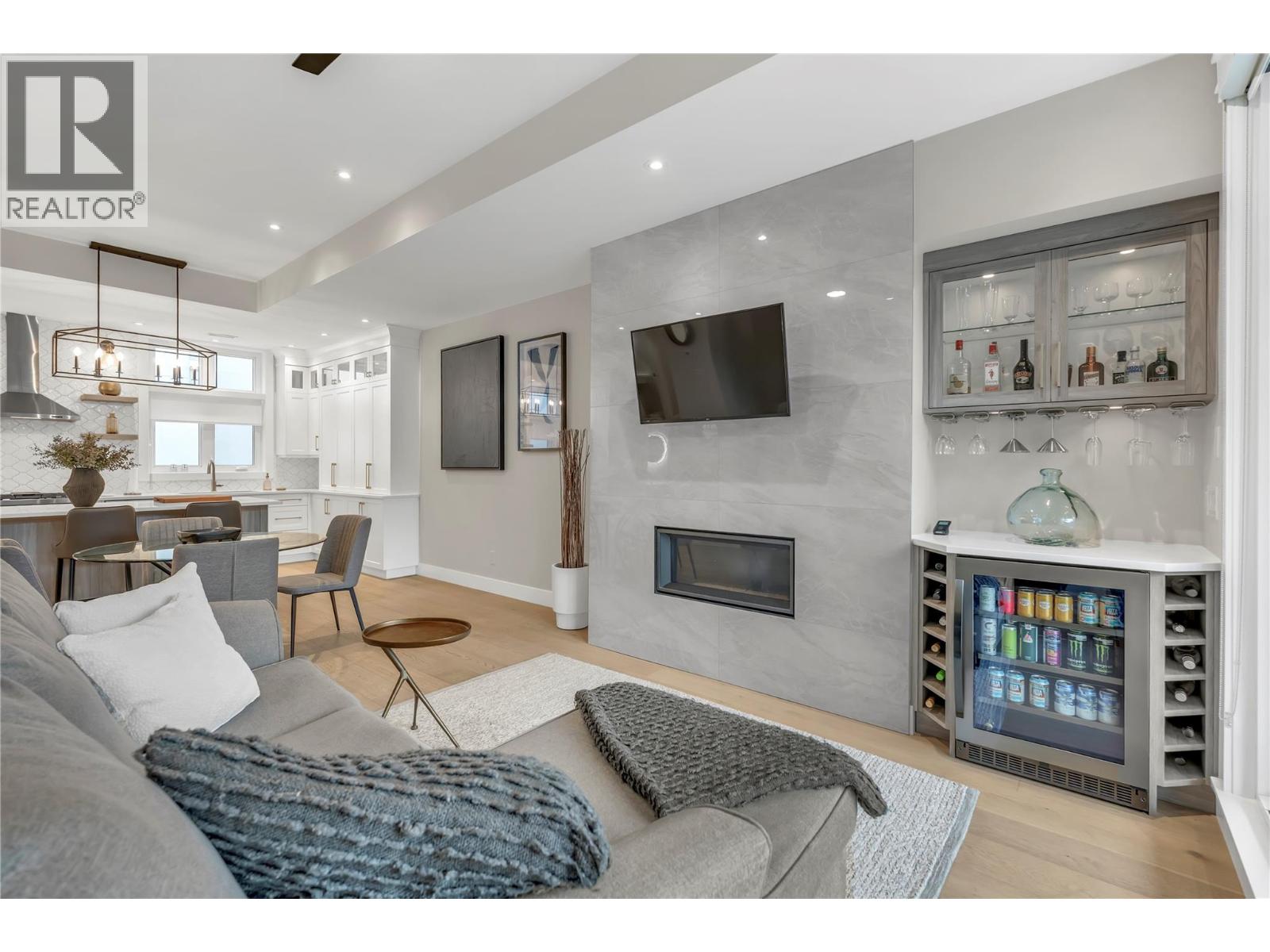 #102 222 LEE Avenue - 18