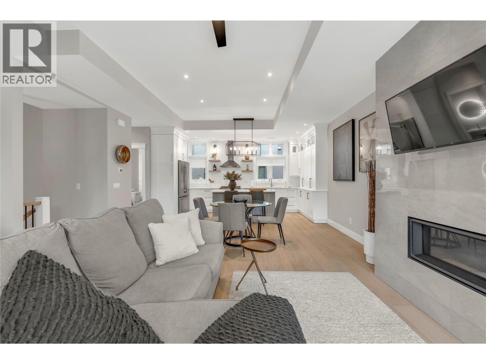 #102 222 LEE Avenue - 19
