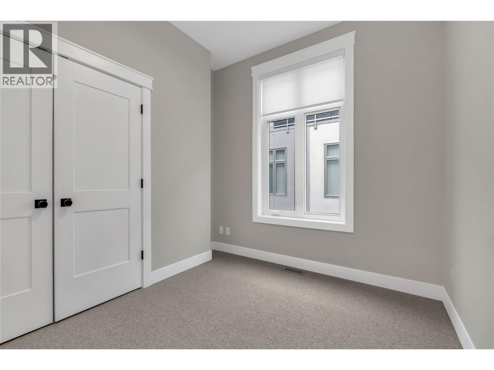 #102 222 LEE Avenue - 33