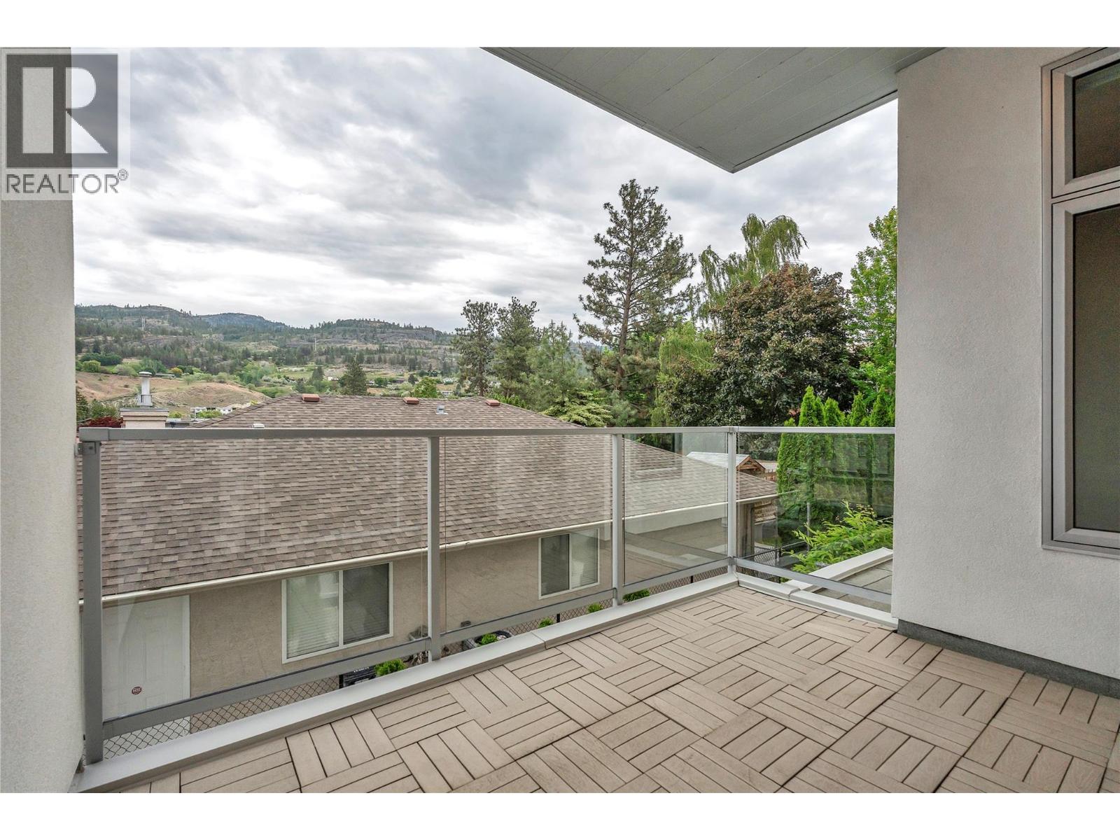 #102 222 LEE Avenue - 20