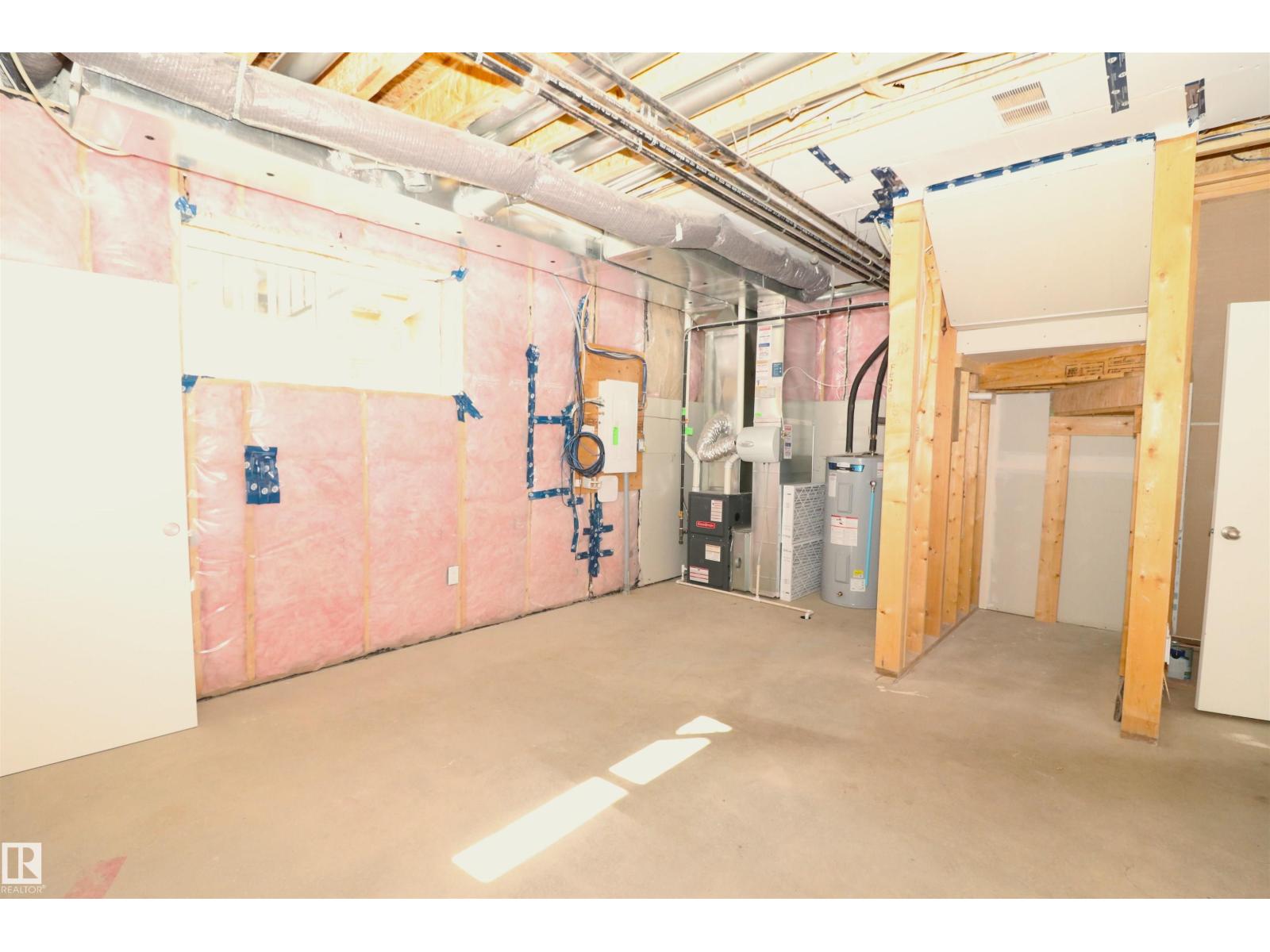 #77 600 BELLEROSE DR - 36