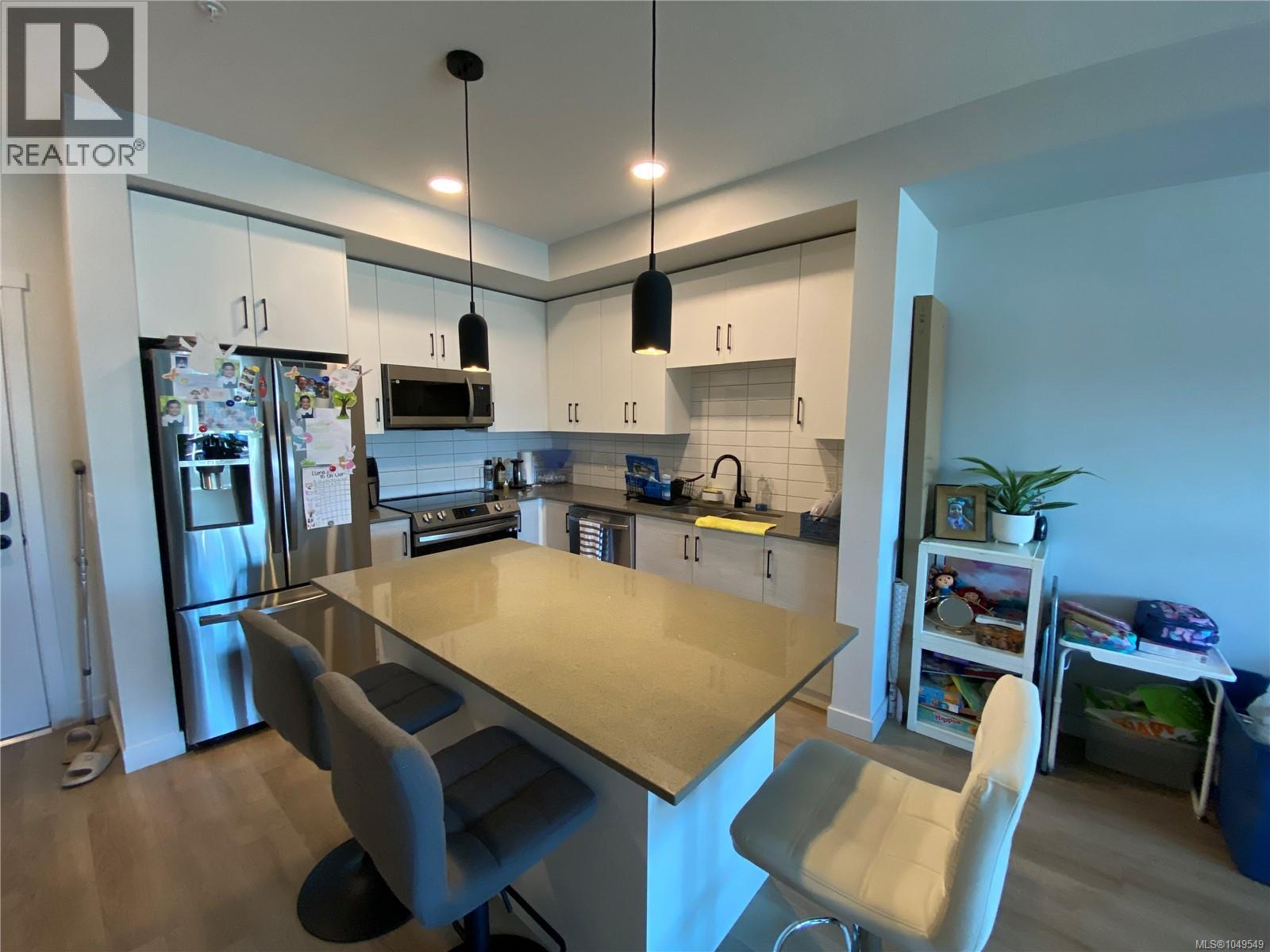 404 2469 Gateway Road, Langford
